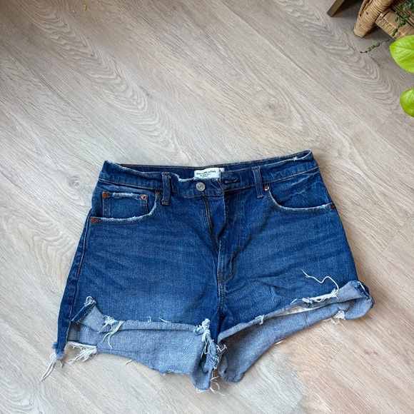 Lot of four pairs of women's Abercrombie shorts, size 28/29 - Picture 11 of 12